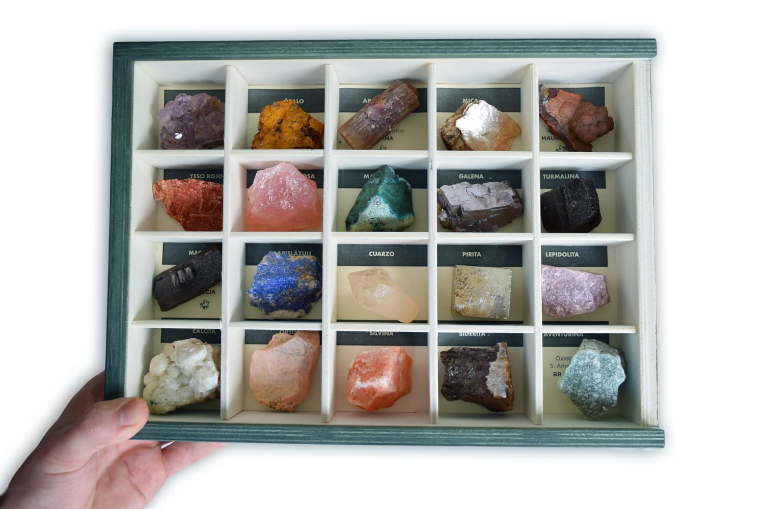 Cómo elaboramos nuestras colecciones de minerales: pasión, tiempo y trabajo artesanal en cada pieza