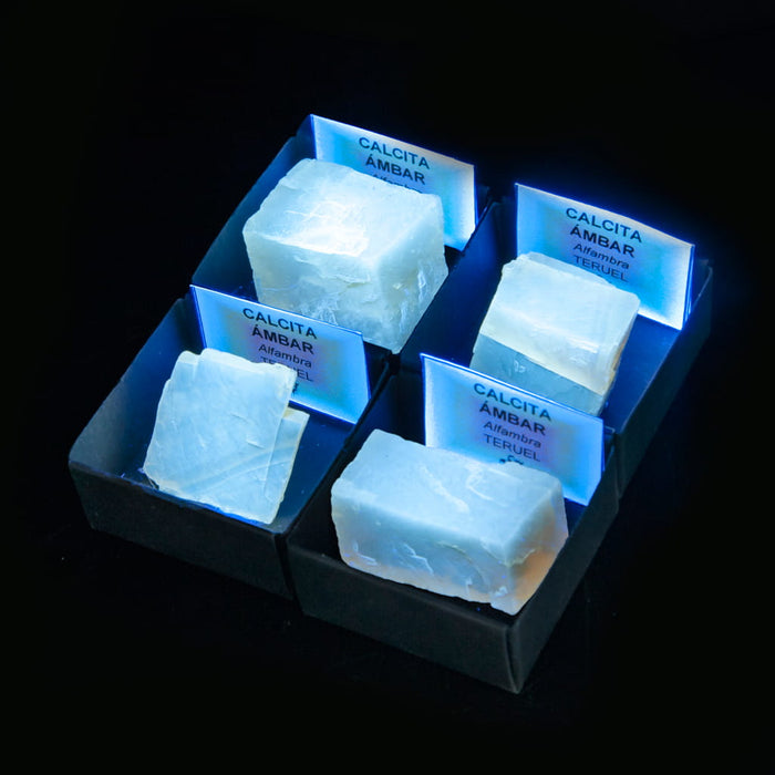 Calcita Ámbar fluorescente en Cajita de Colección 4x4 cm UV