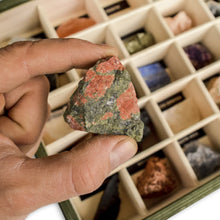 Carregar imagem no visualizador da galeria, Colección de 30 Minerales del Mundo Unakita
