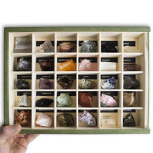 Carregar imagem no visualizador da galeria, Coleccion de 30 Minerales del Mundo en caja

